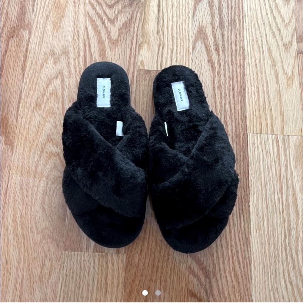 Fluffy slippers in black